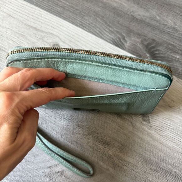 FOSSIL Leather Zip Around Wristlet Wallet Aqua Green Used - Picture 4 of 9